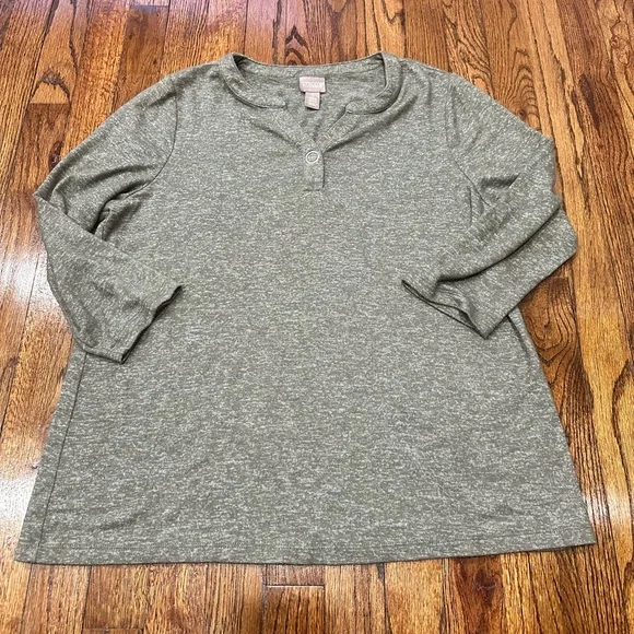 🦋 NWOT Women’s Chicos 3/4 sleeve top COMFY - Picture 2 of 10